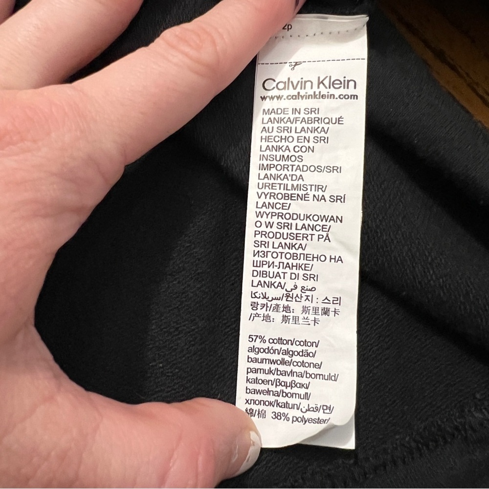 SOLD- Calvin Klein Cropped Black Hoodie Logo Size Small - Picture 8 of 10